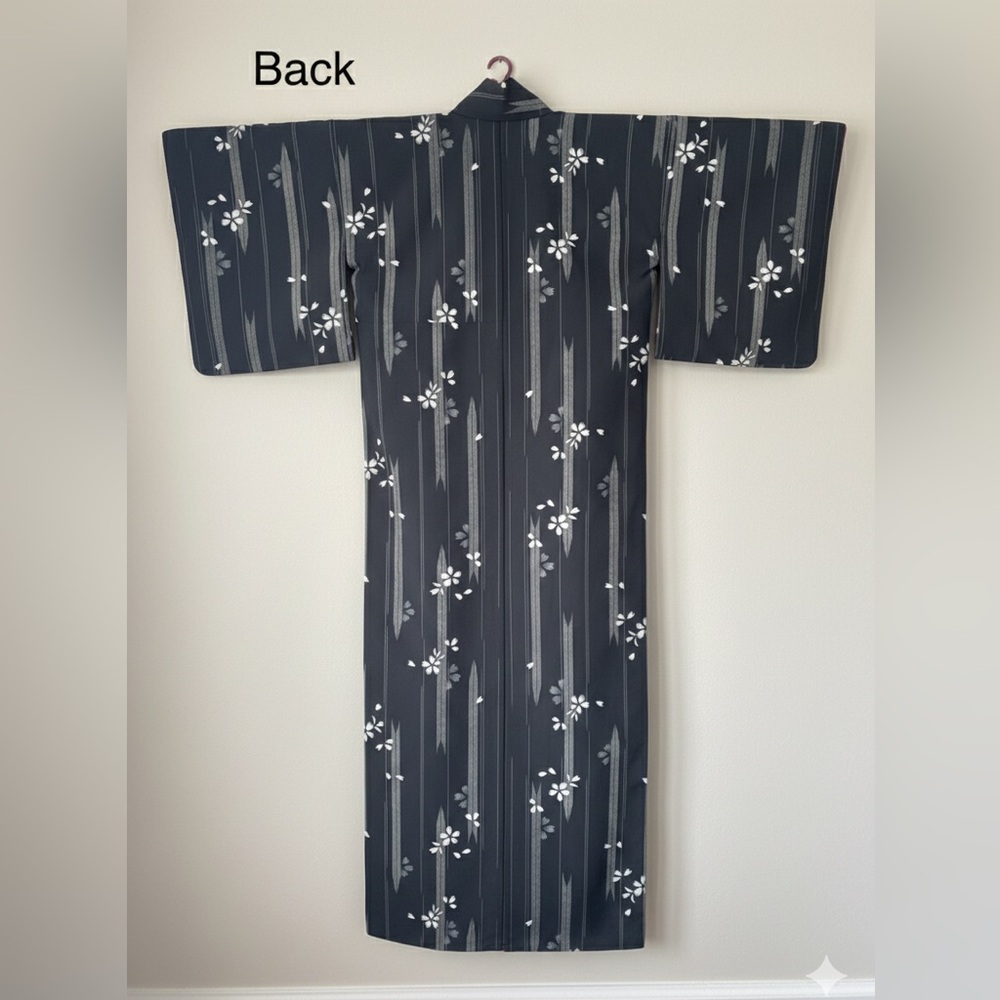Full Length Japanese Kimono Set | Includes Foldable Display Hanger - Picture 4 of 15